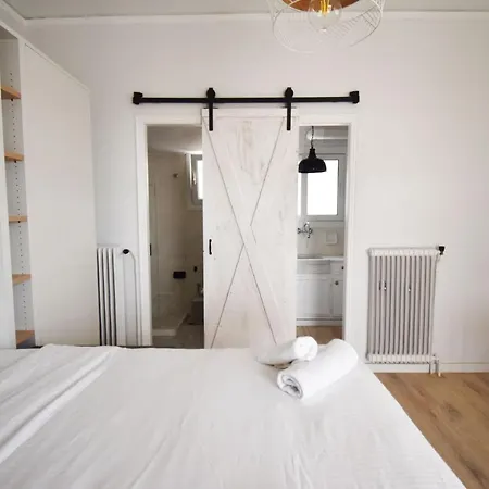 Penthouse Nea Smirni